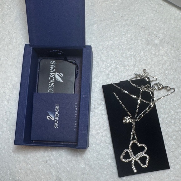 Swarovski Clover Necklace 38557, 42.5cm, , Waterproof, New in a Box - Picture 8 of 12